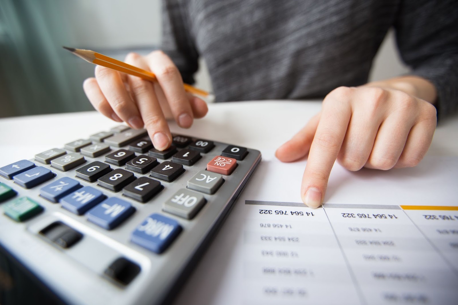 Qual é o impacto da taxa de juros (Selic) na economia?