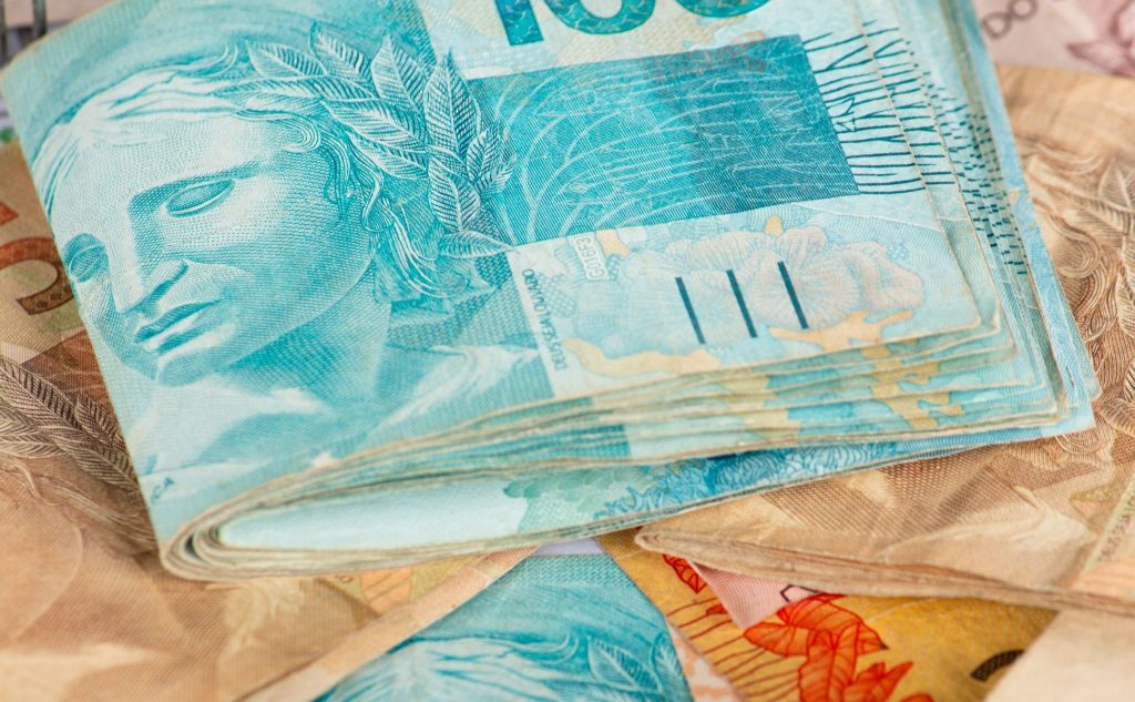 Valorização do real pressiona exportações brasileiras