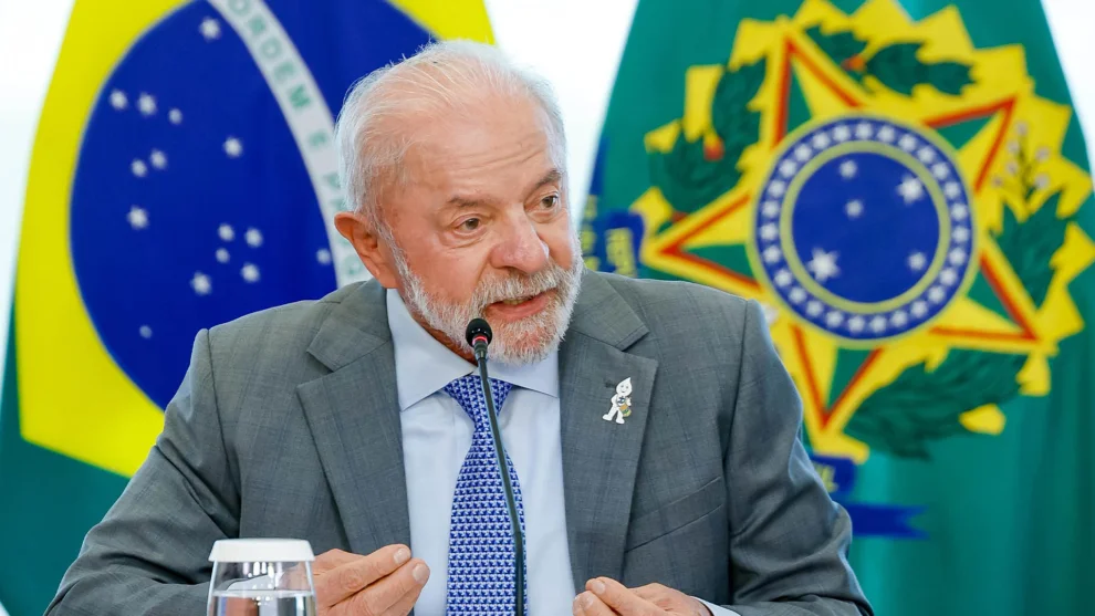 Aprovação de Lula sobe para 42,9% após medidas populares