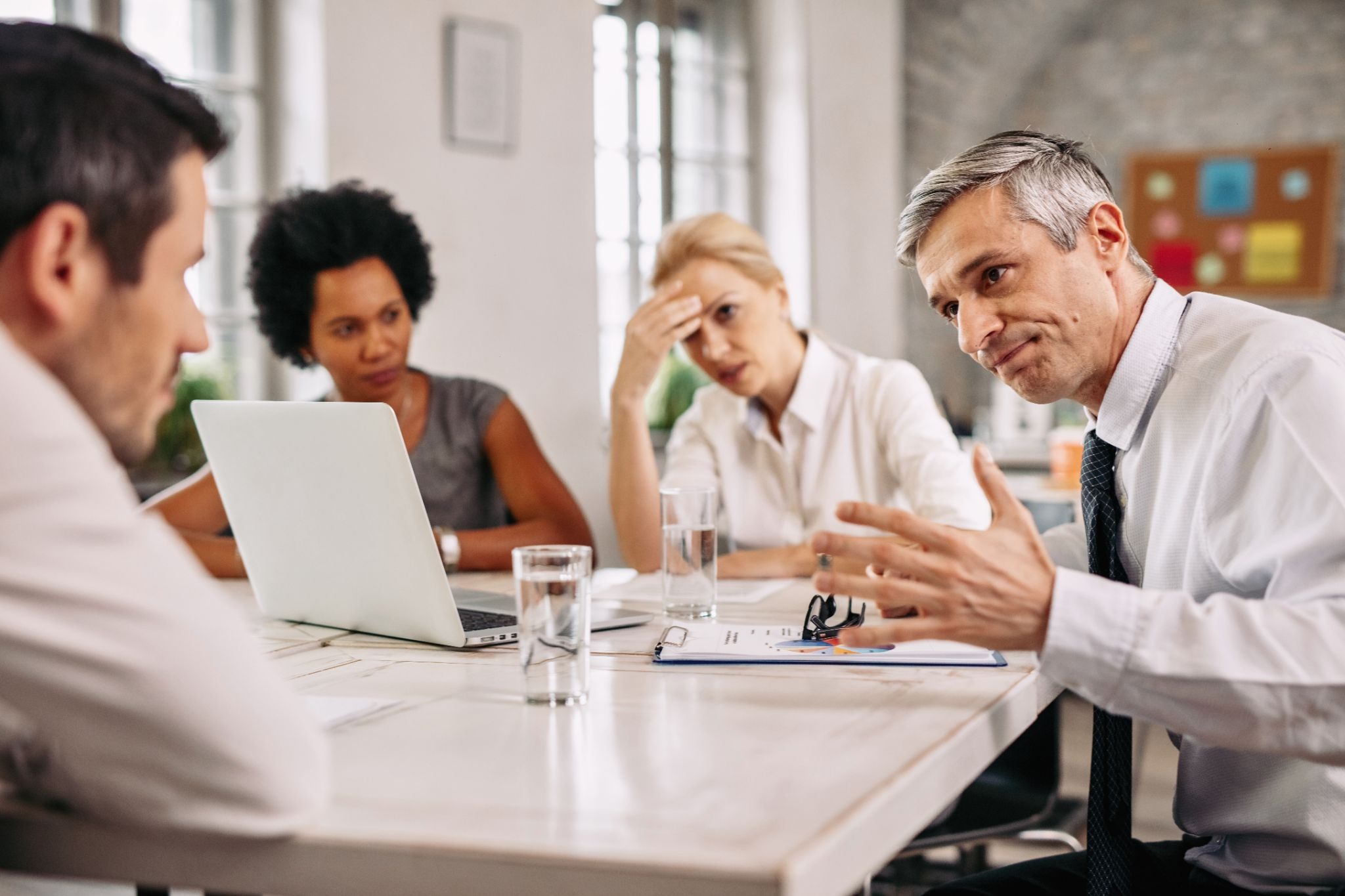 Executivos preparam o pedido de falência da empresa.